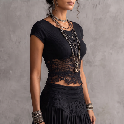 Selene | Conjunto boho oscuro con top corto y falda de encaje
